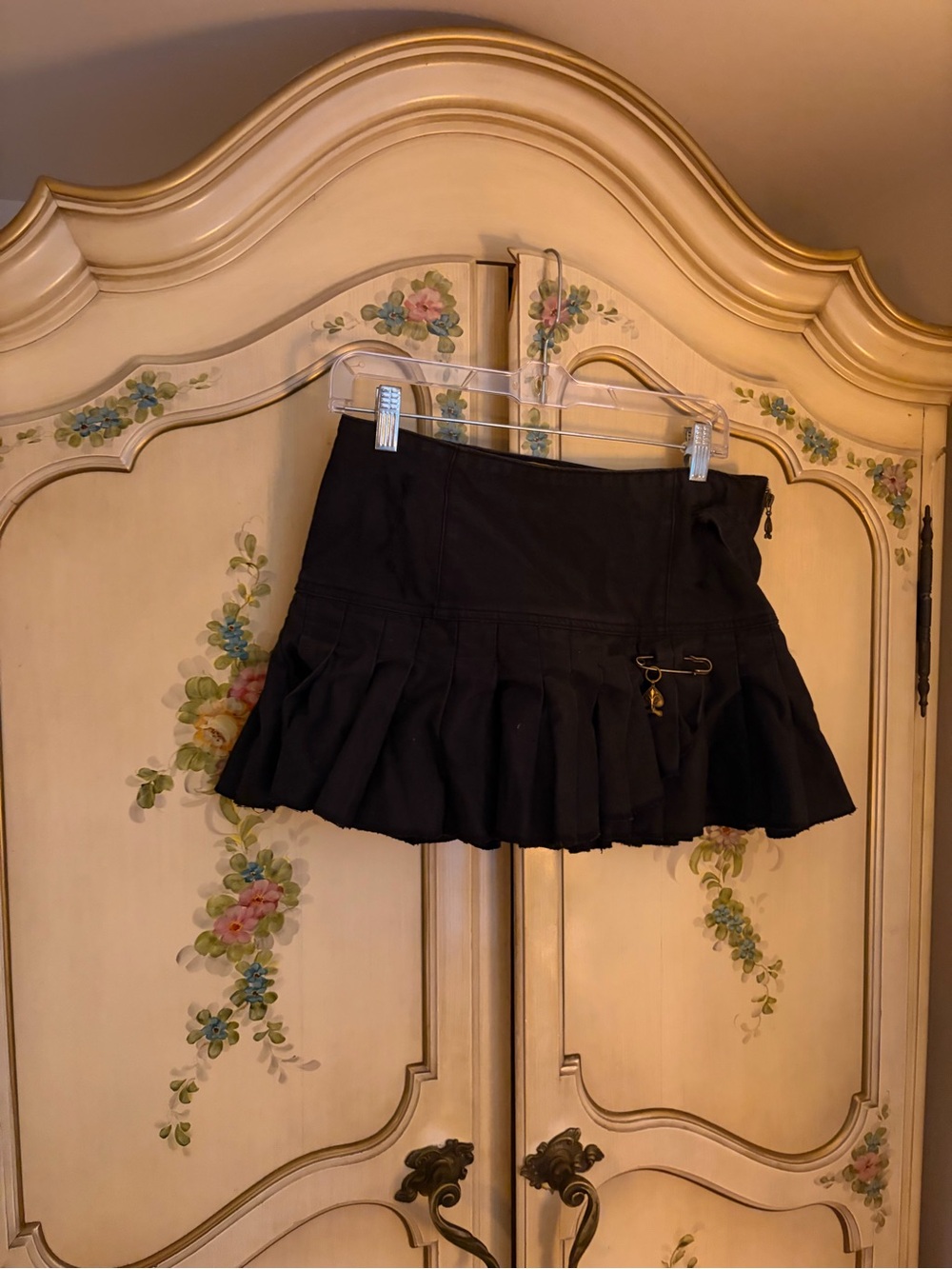 Black Pleated Mini Skirt - Women's Stylish Skirt